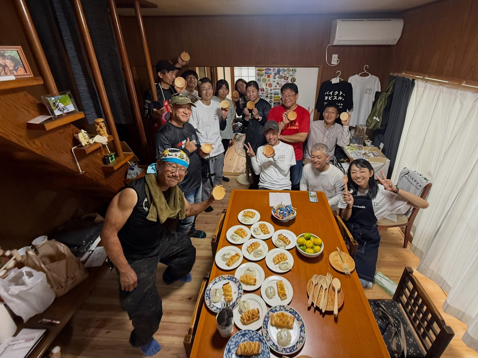 奥三河の宿イベント「奥三河の木でお皿づくり体験」をゲストハウスjoyridersで開催